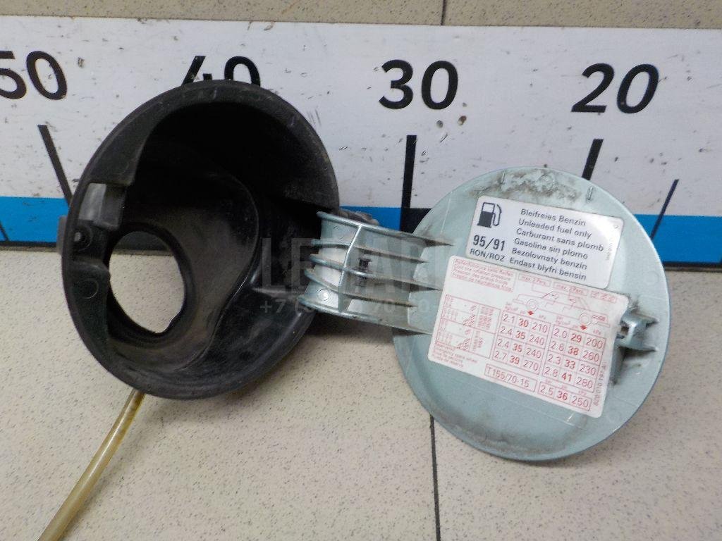 Лючок бензобака