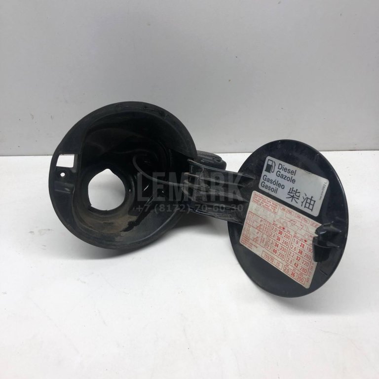 Лючок бензобака