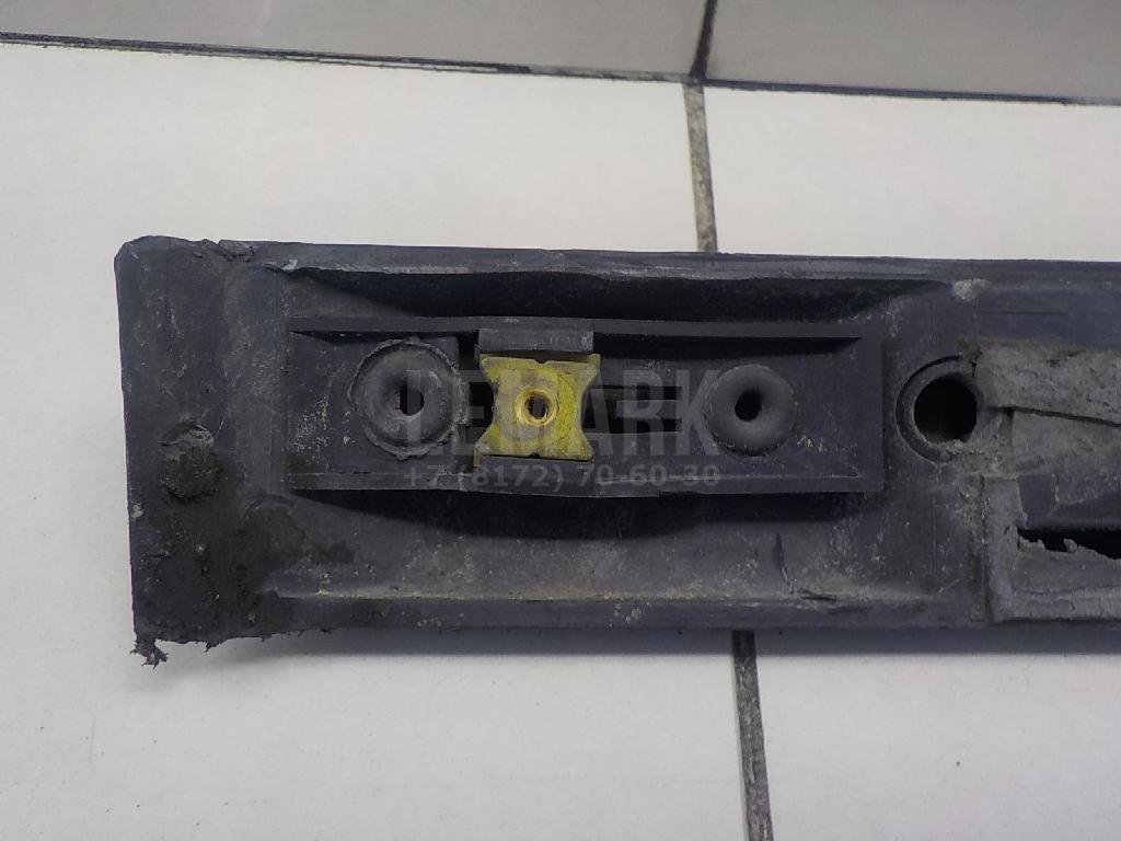 Молдинг задней левой двери