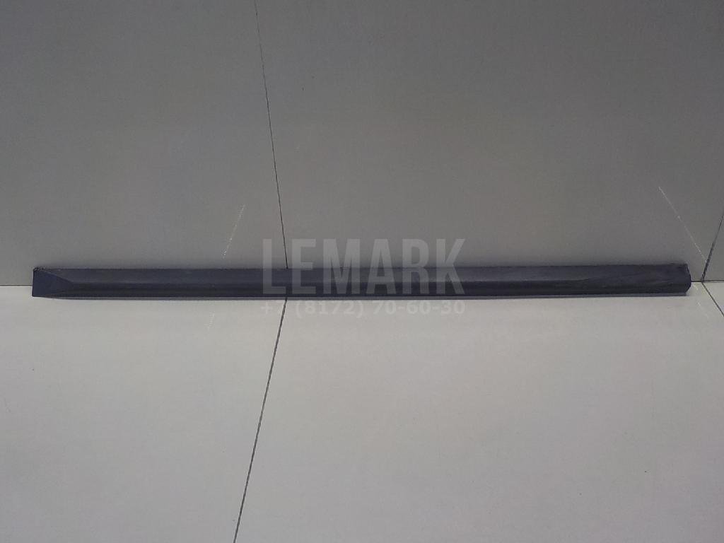 Молдинг передней правой двери