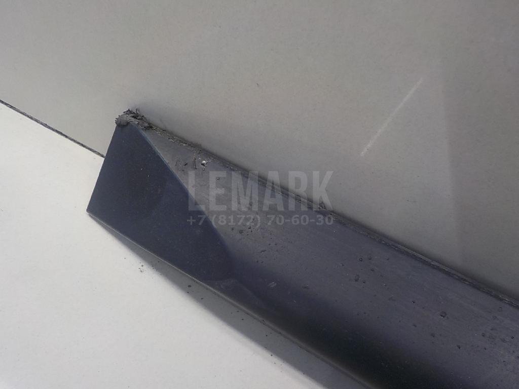 Молдинг передней правой двери