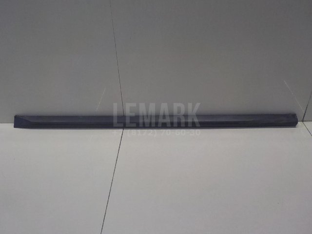 Молдинг передней правой двери