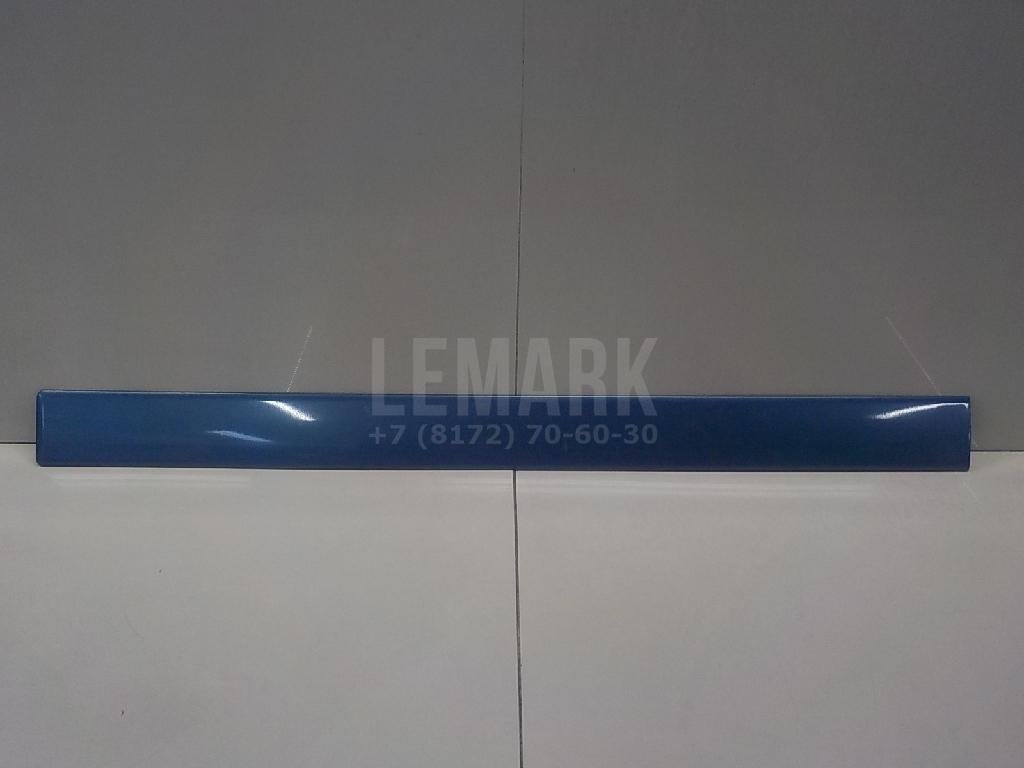 Молдинг передней правой двери