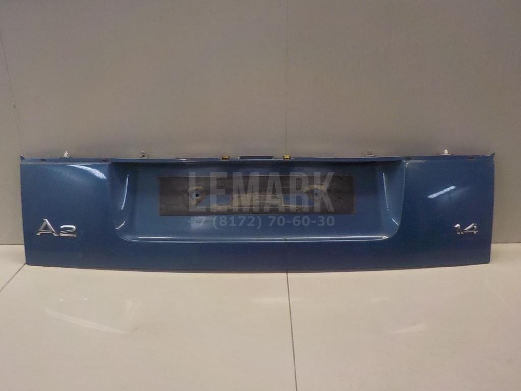 Накладка двери багажника