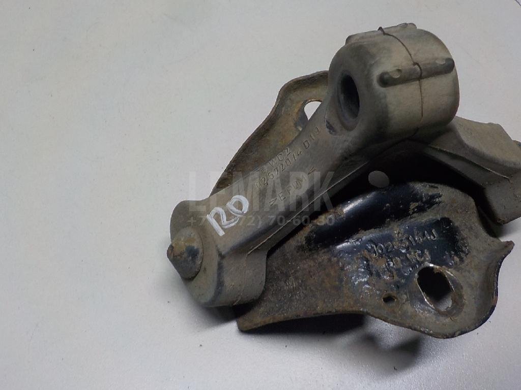 Кронштейн глушителя