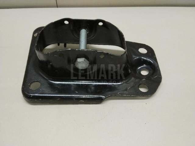 Кронштейн (п.з.к.)