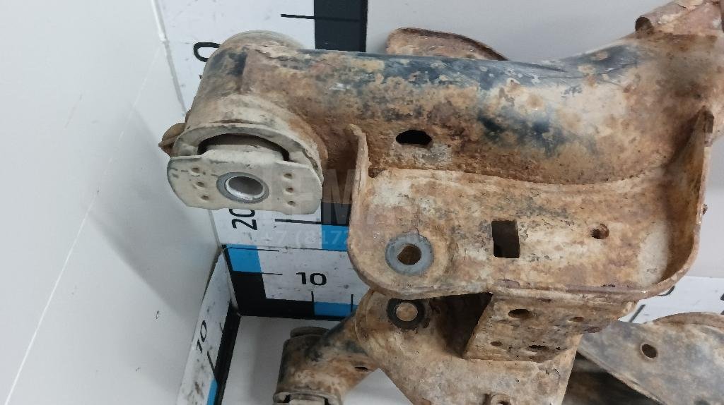 Балка задняя