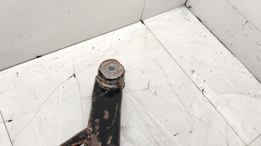 Балка задняя