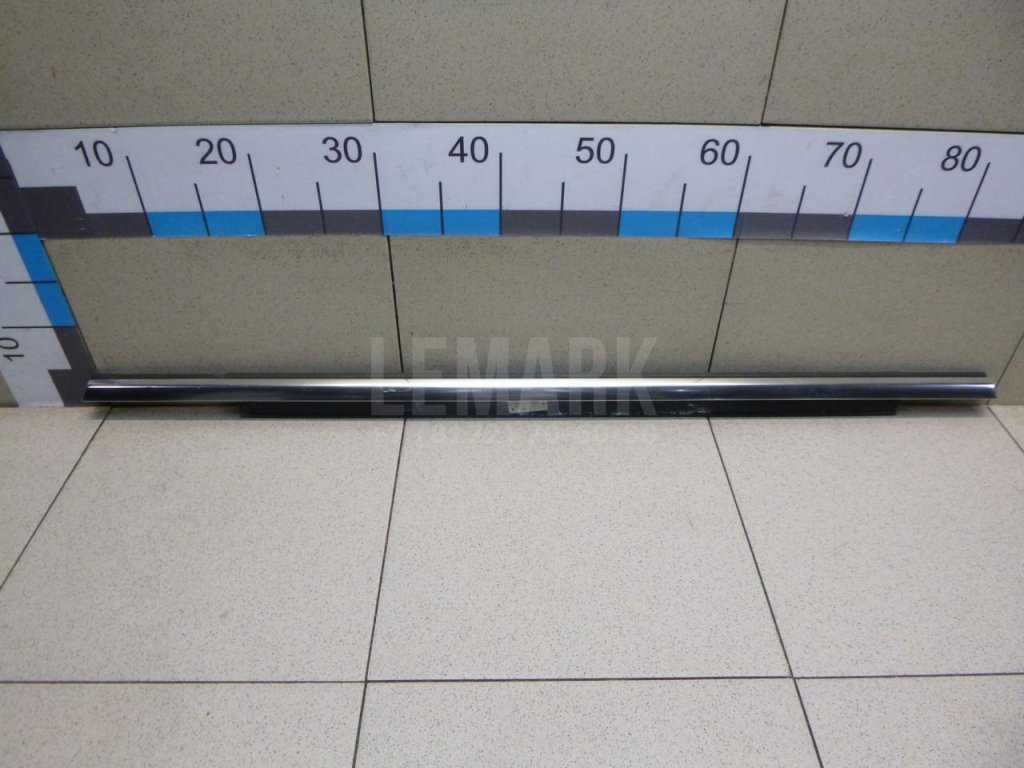 Накладка стекла заднего правого