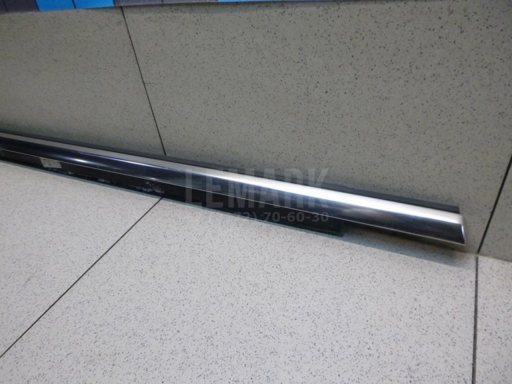 Накладка стекла заднего правого