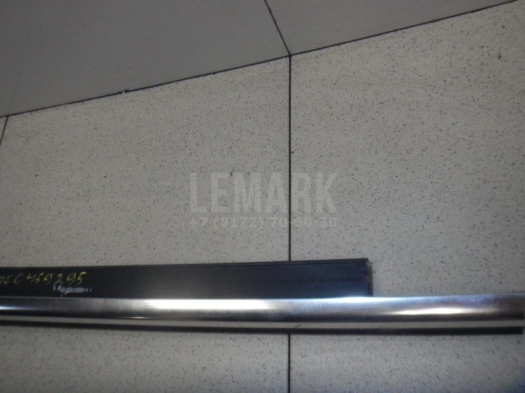 Накладка стекла заднего левого