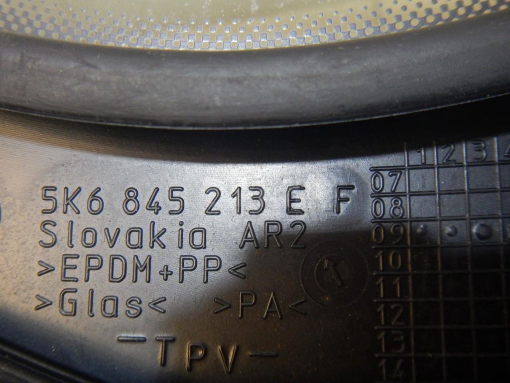 Стекло кузовное глухое левое