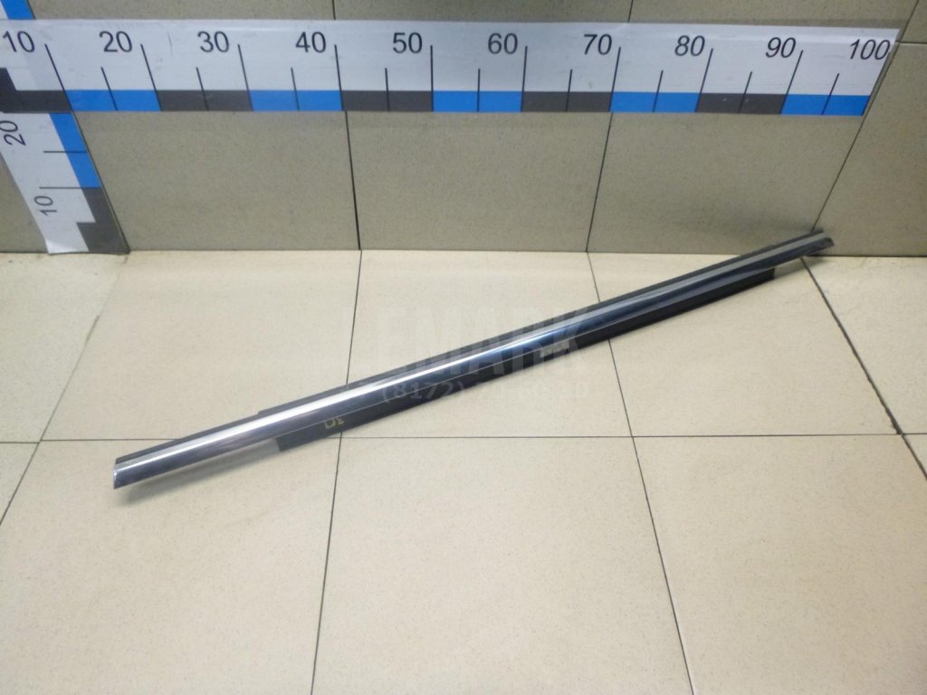 Накладка стекла заднего правого