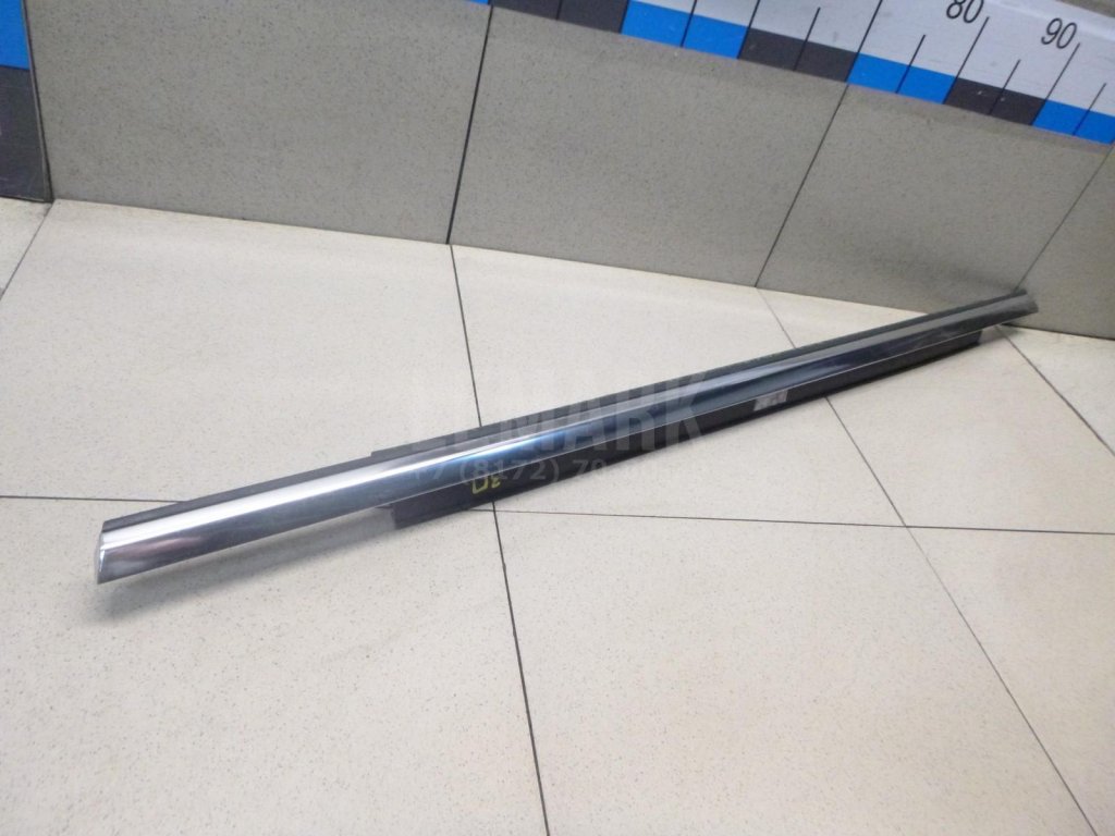 Накладка стекла заднего правого