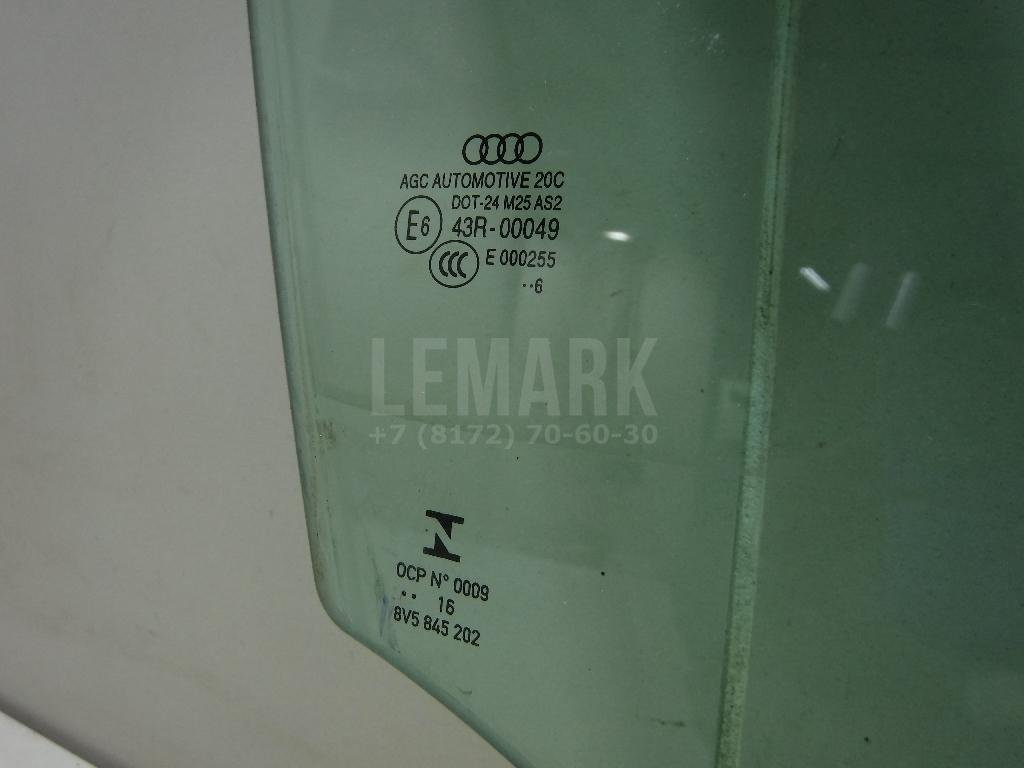 Стекло двери передней правой