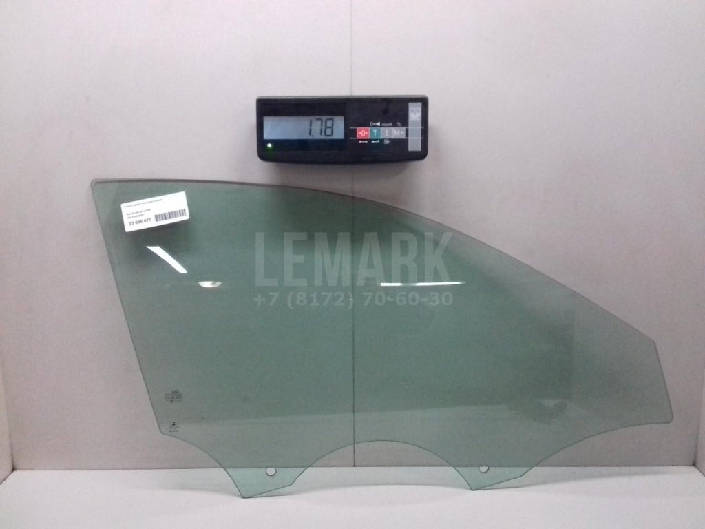 Стекло двери передней правой