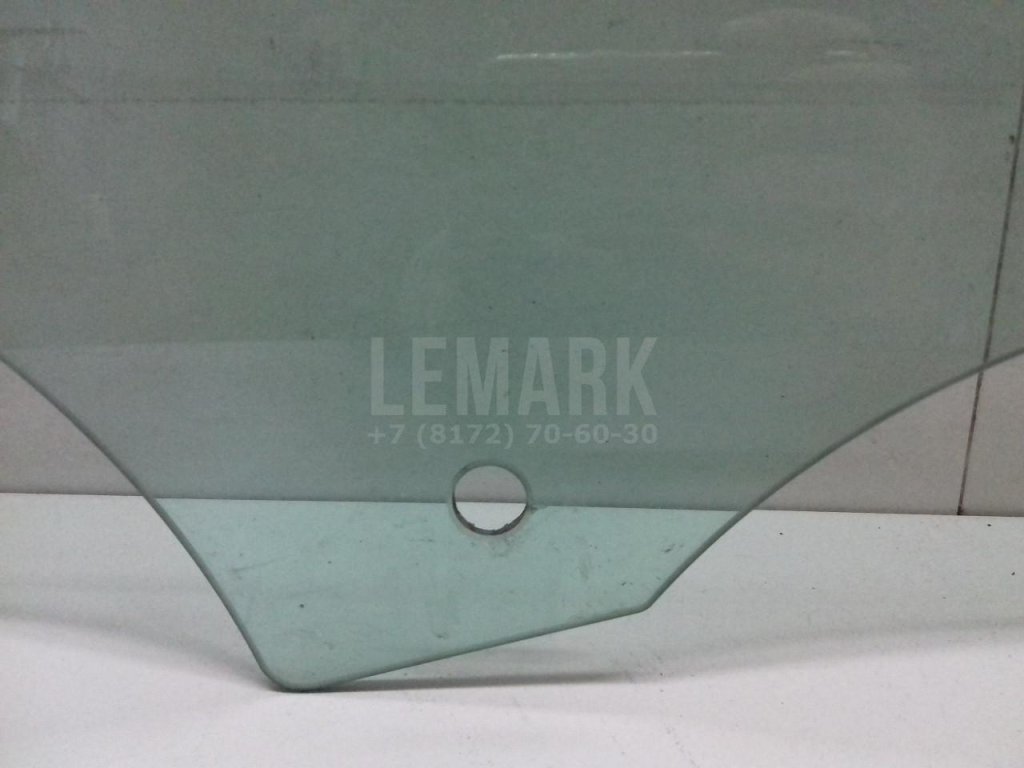 Стекло двери передней правой