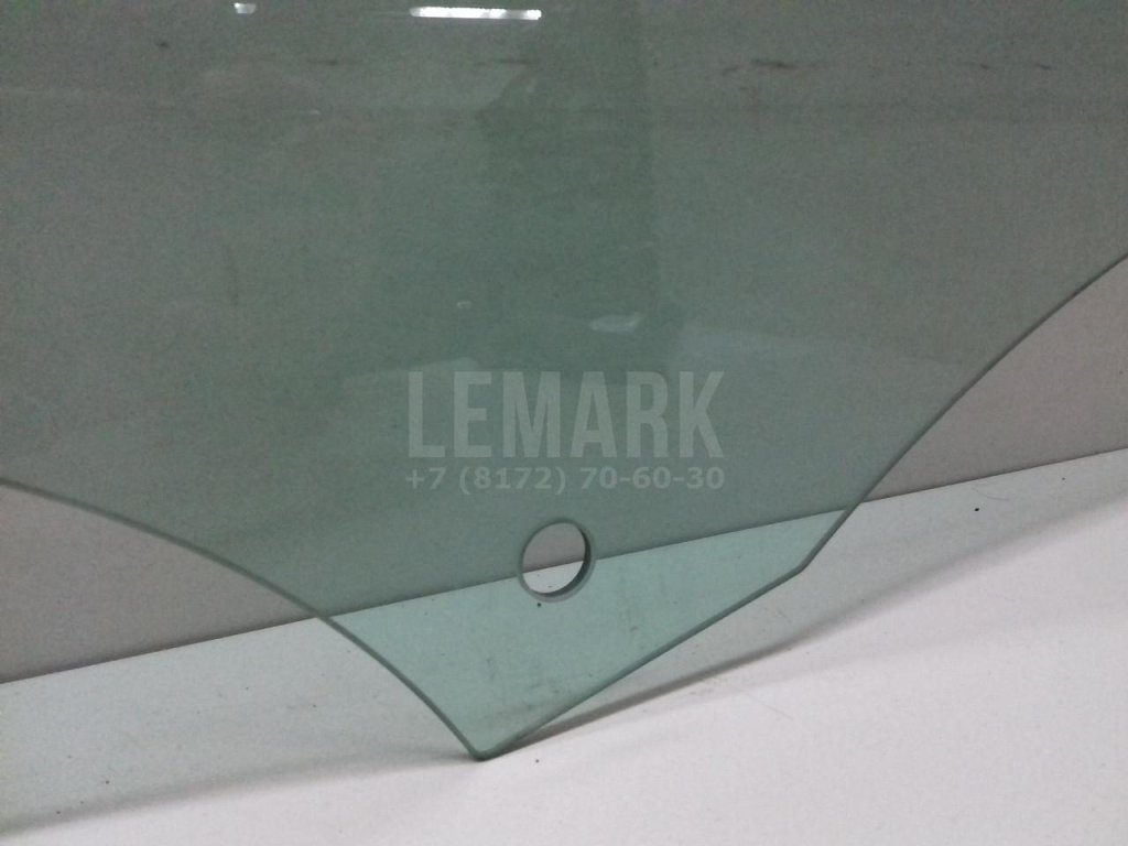 Стекло двери передней правой