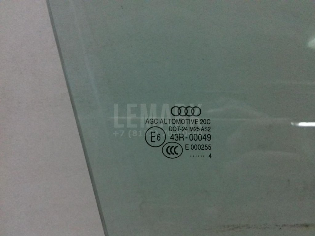 Стекло двери передней правой