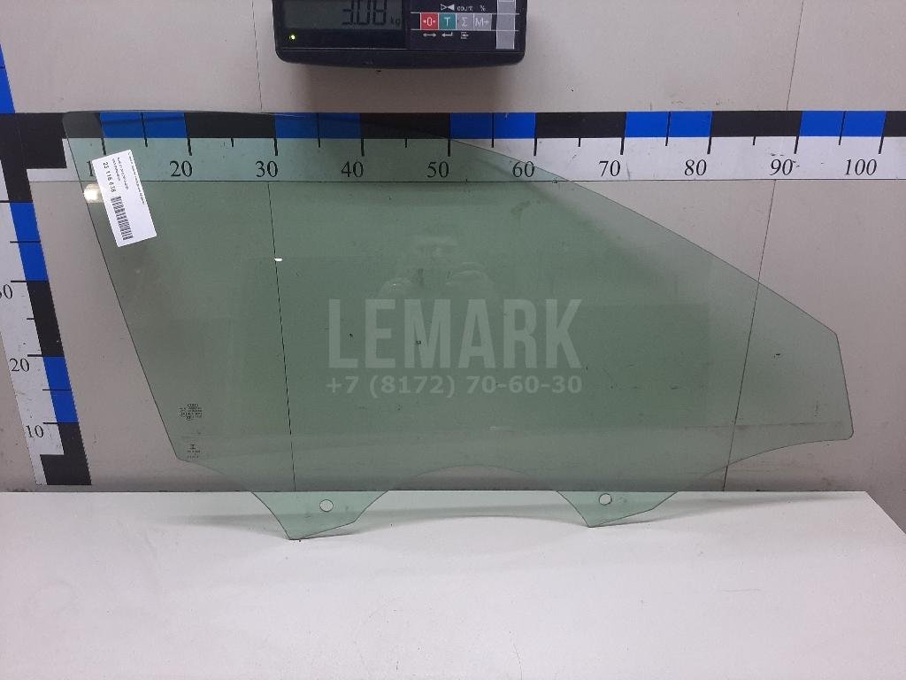 Стекло двери передней правой