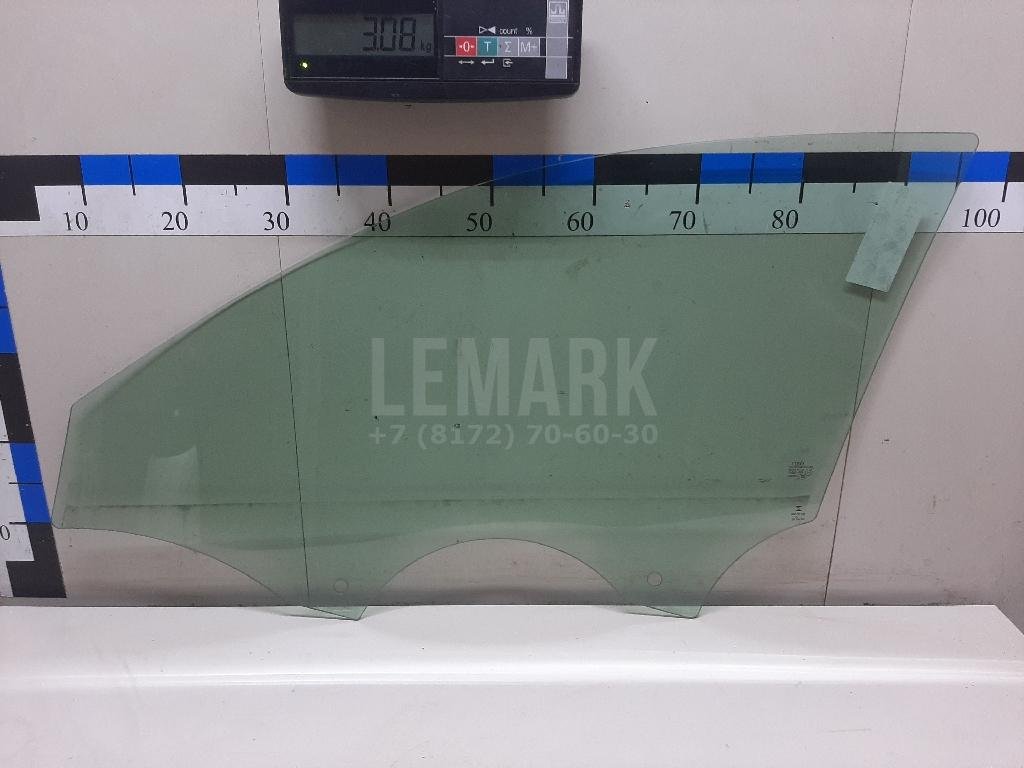 Стекло двери передней правой