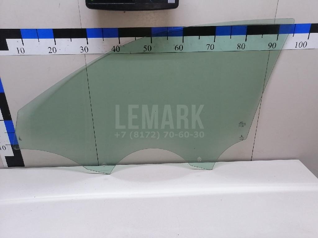 Стекло двери передней правой