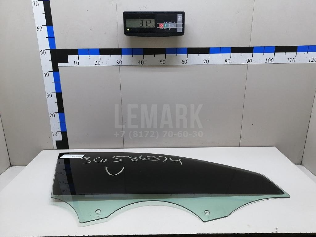 Стекло двери передней правой