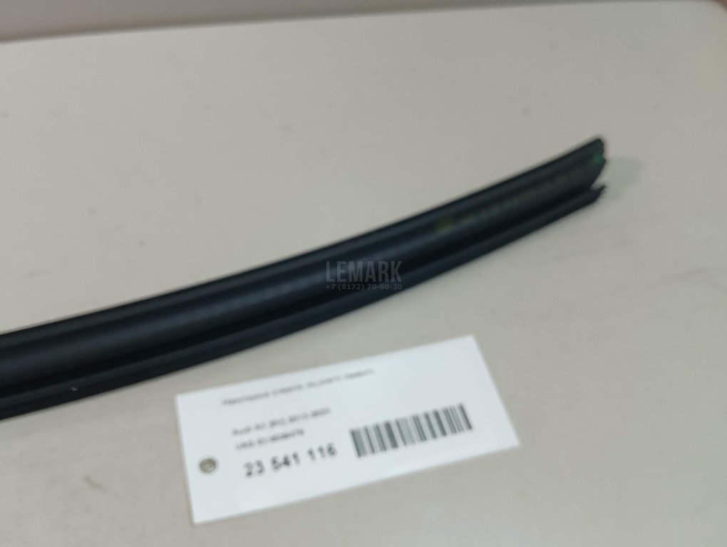 Накладка стекла заднего левого