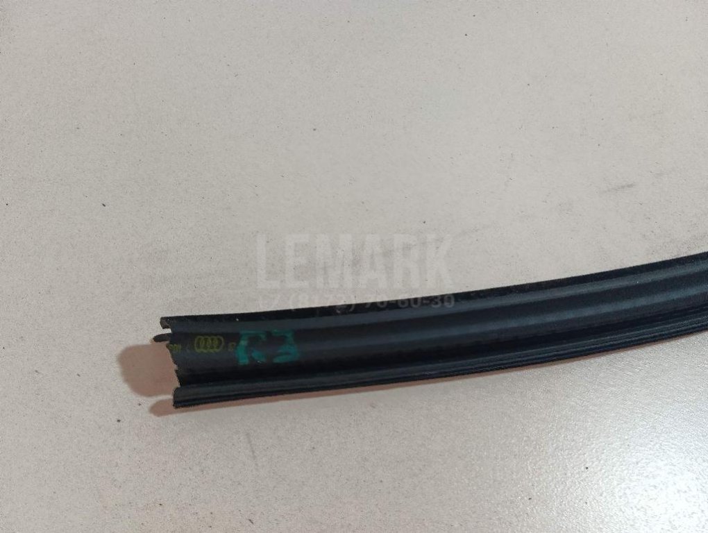 Накладка стекла заднего левого