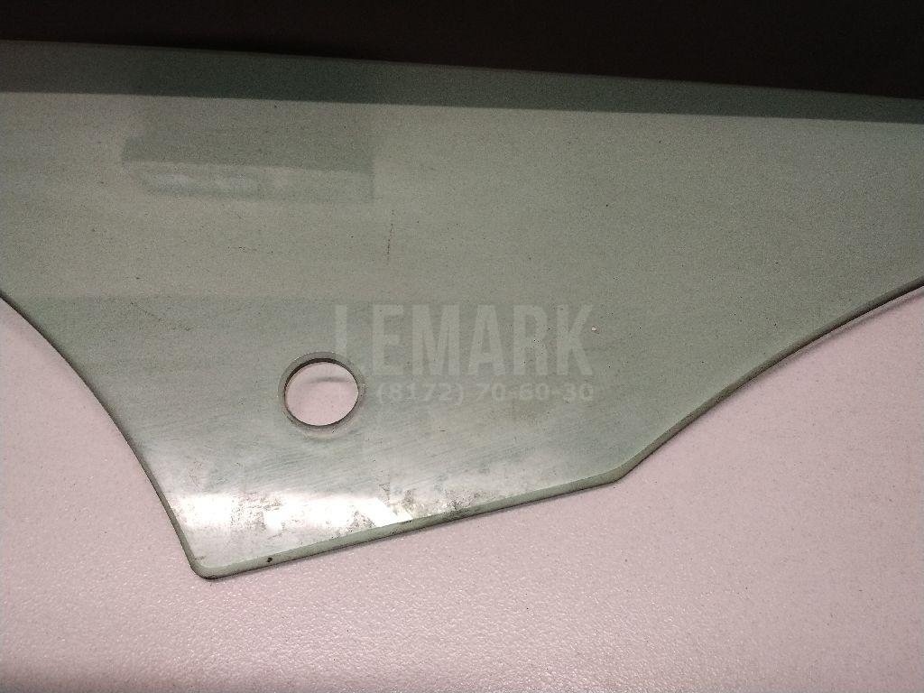 Стекло двери передней правой