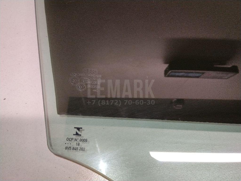 Стекло двери передней правой