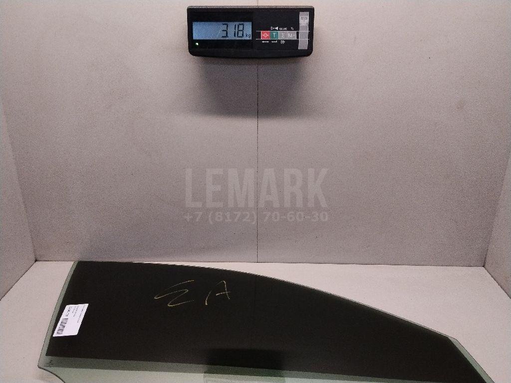 Стекло двери передней правой