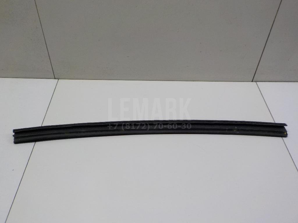 Накладка стекла заднего левого