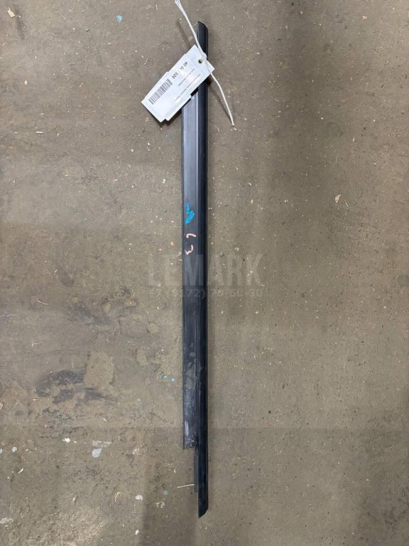 Накладка стекла заднего левого