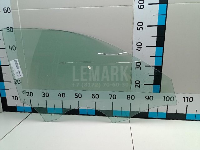Стекло двери передней правой