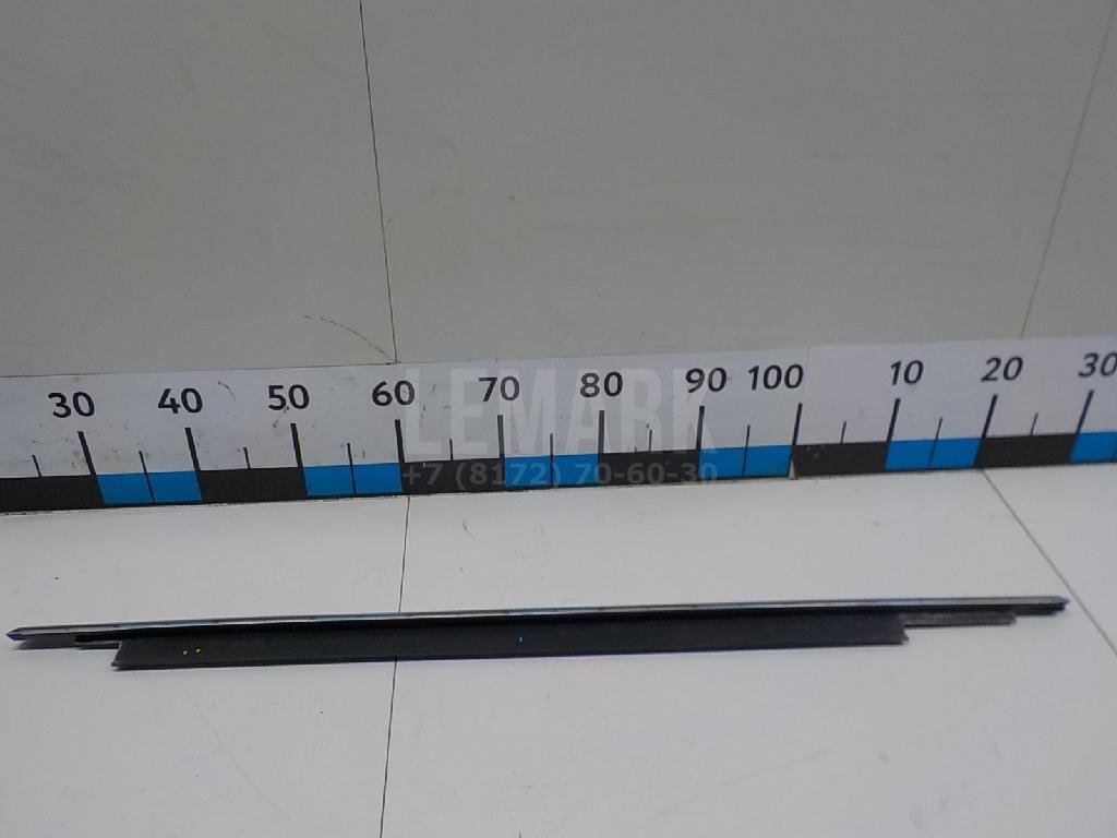 Накладка стекла заднего левого