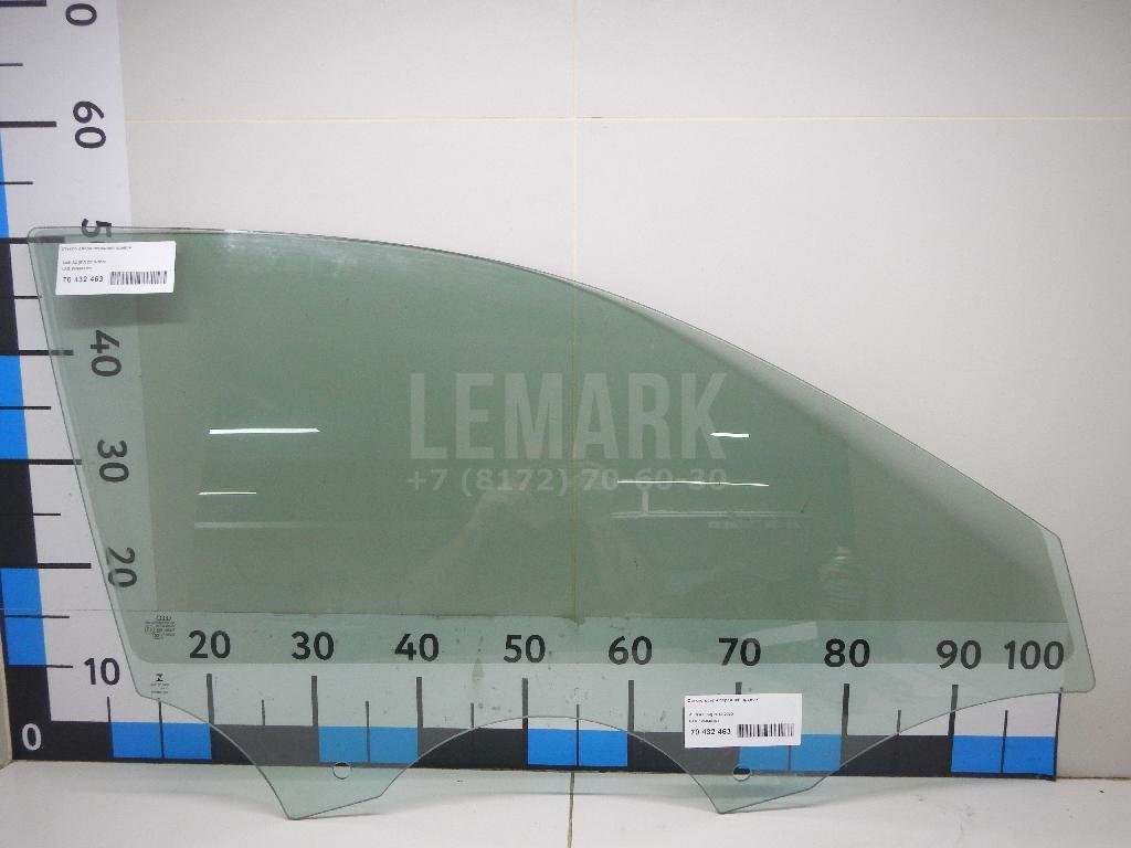 Стекло двери передней правой