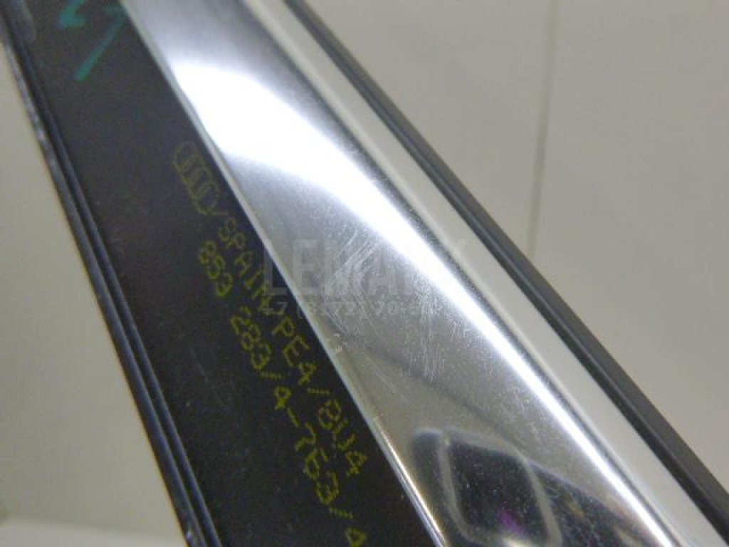 Накладка стекла заднего левого