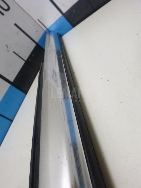 Накладка стекла заднего левого