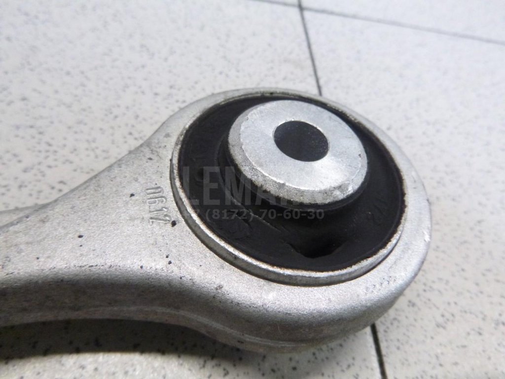 Рычаг передний верхний правый передний