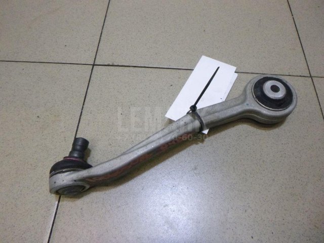 Рычаг передний верхний правый задний