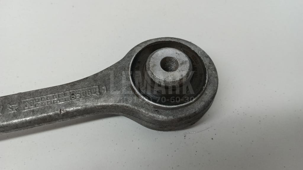 Рычаг передний верхний правый передний
