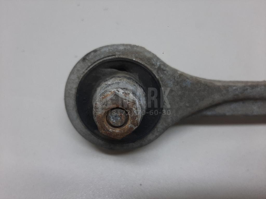 Рычаг передний верхний правый передний