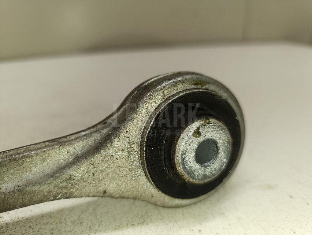 Рычаг передний верхний правый передний