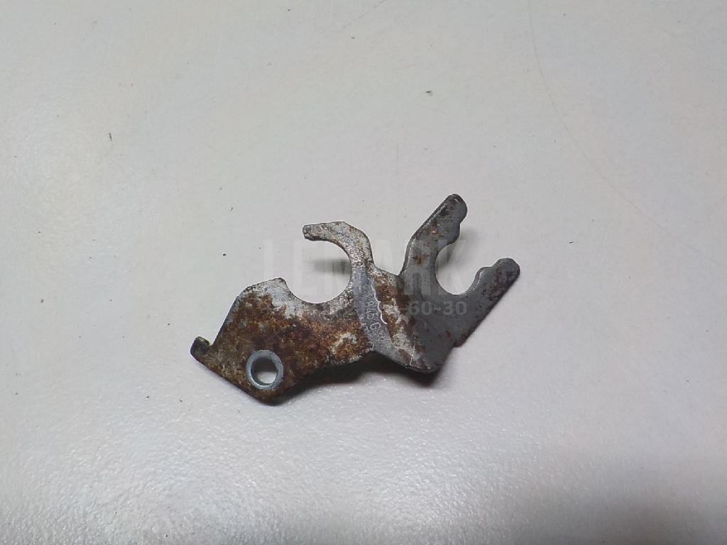 Крепление тормозного шланга