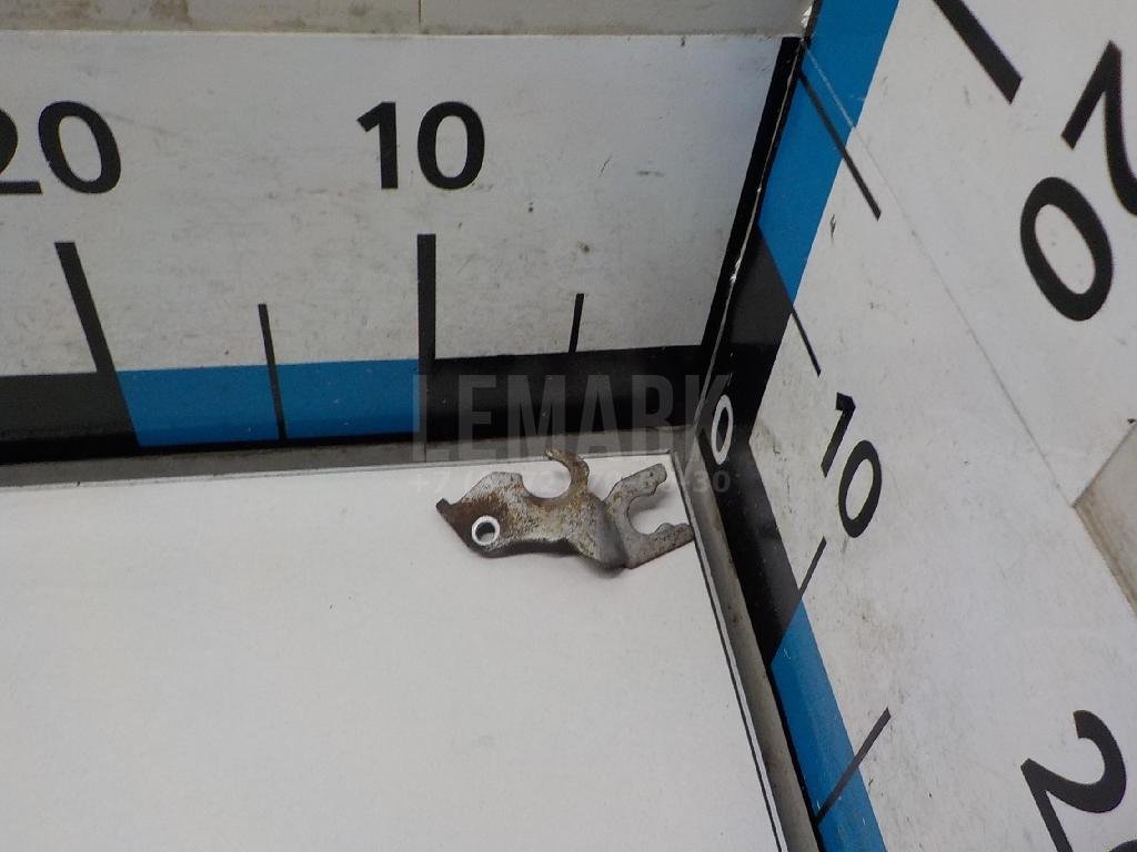 Крепление тормозного шланга