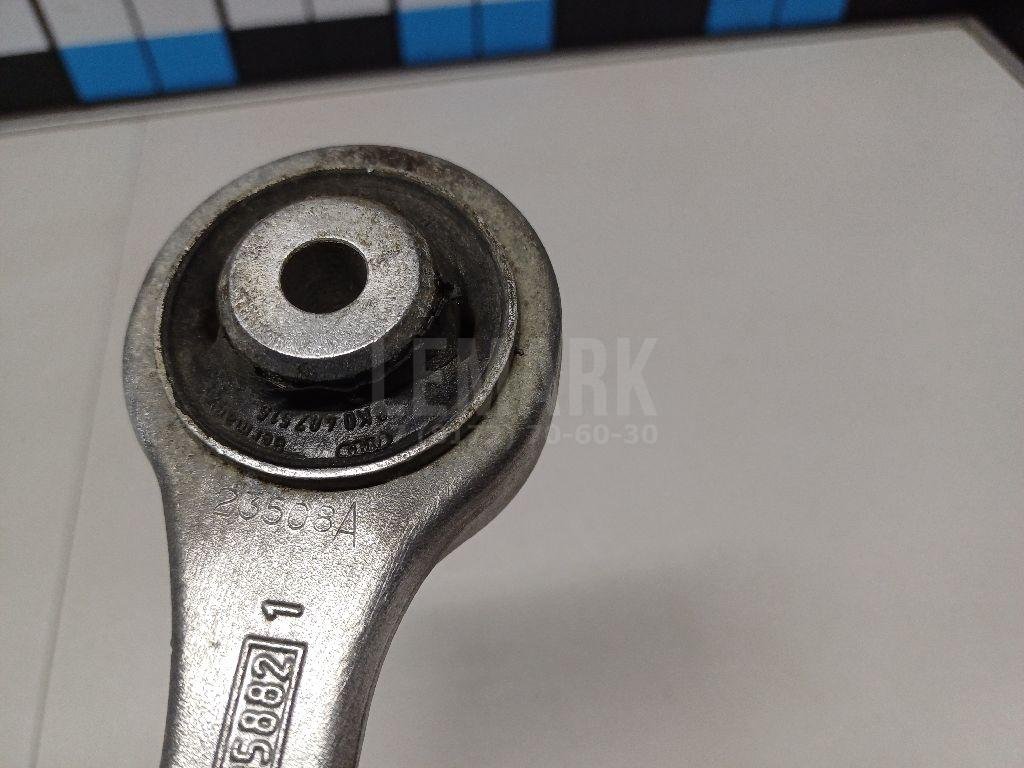 Рычаг передний верхний правый передний