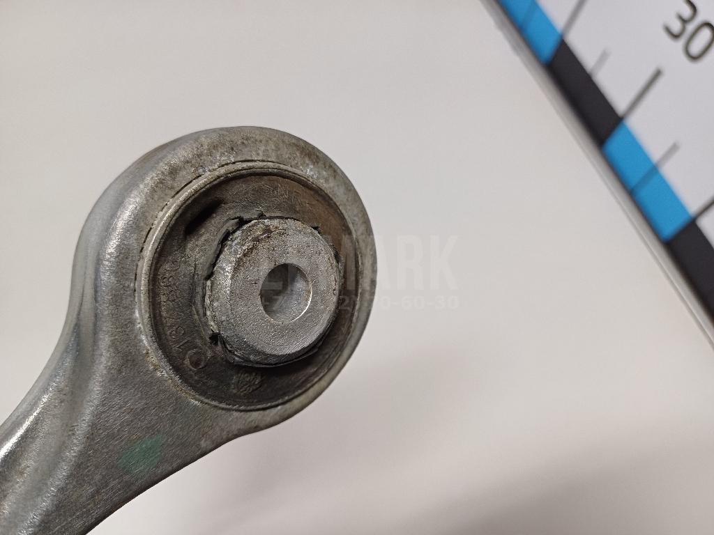 Рычаг передний верхний правый передний