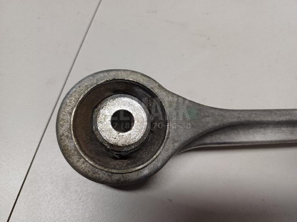 Рычаг передний верхний правый передний