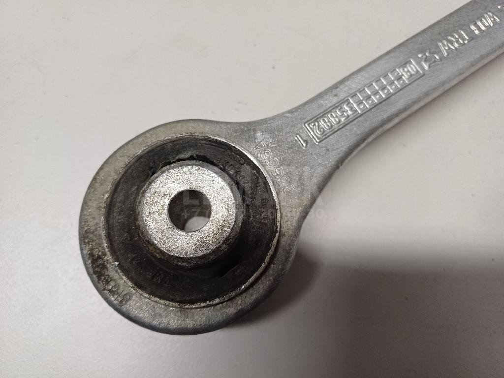 Рычаг передний верхний правый передний